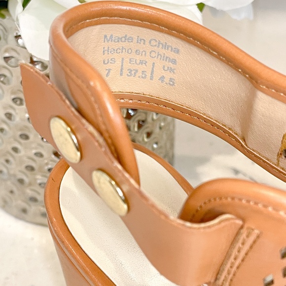 ALDO Brown Camel Vegan Leather Heels with Chunky Heel & Gold Snaps - Size 7.5 - Picture 4 of 7